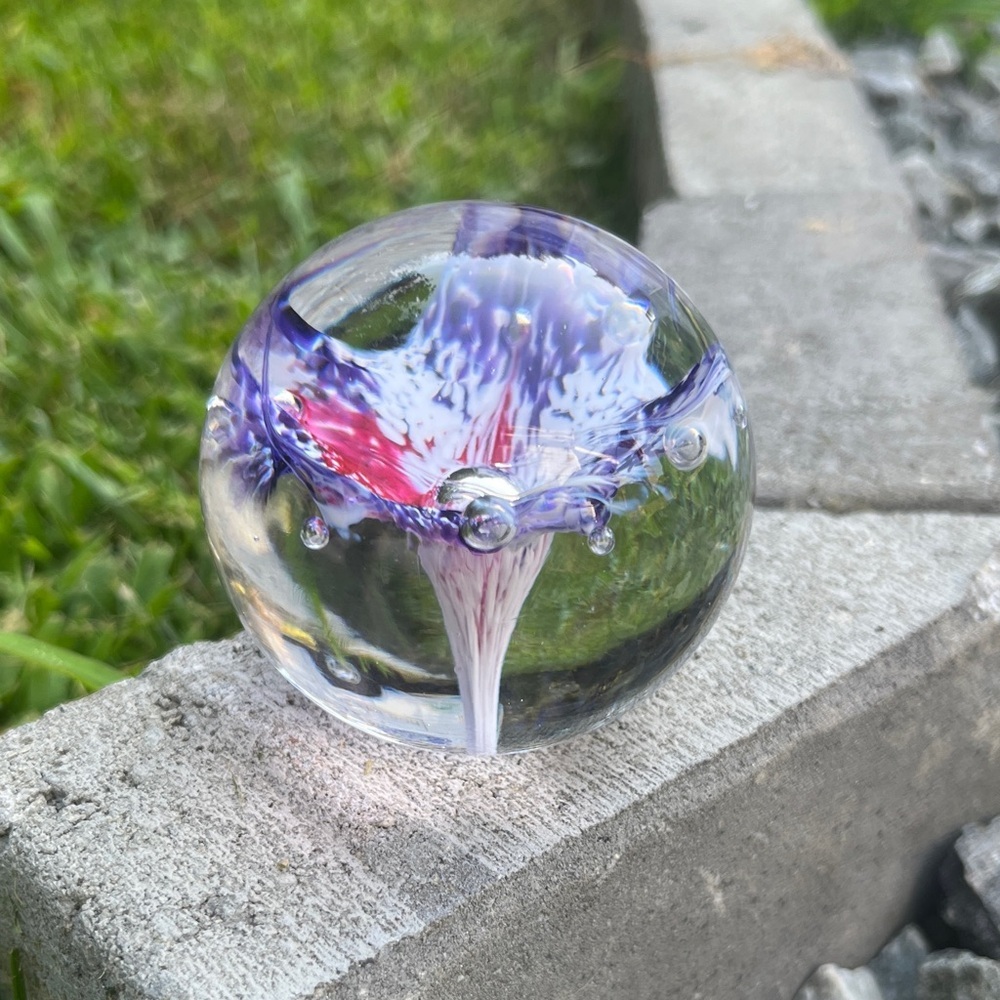 Purple Pink & White Peruvian Lilly Bubble Art Glass Paperweight - Picture 1 of 5